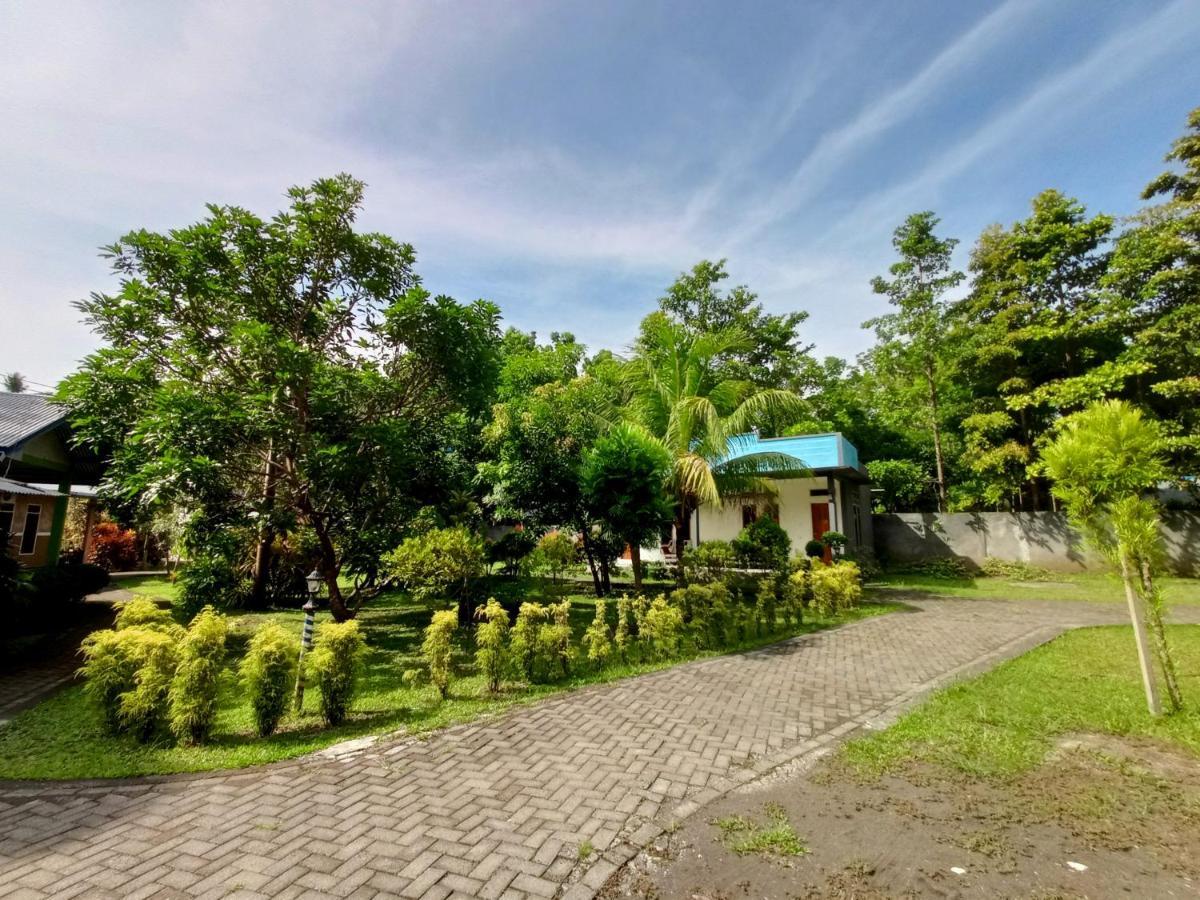 Tangkoko Lodge Bitung Exterior foto