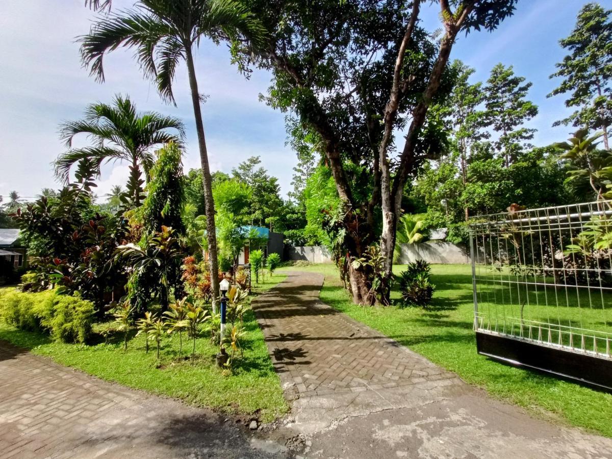 Tangkoko Lodge Bitung Exterior foto